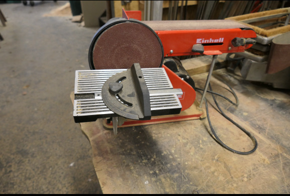 Ponceuse à bande + lapidaire Einhell TC-US 400 - Makineri për përpunimin e drurit: foto 4 Ponceuse à bande + lapidaire Einhell TC-US 400 - Makineri për përpunimin e drurit: foto 4