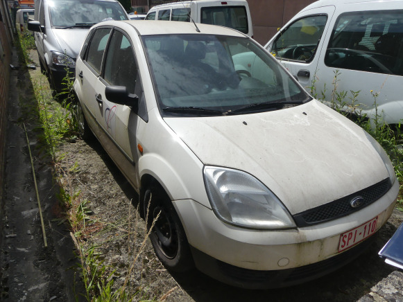 REF:Immatriculée sous : SPI-110 - Voiture Ford FIESTA - Veturë: foto 2 REF:Immatriculée sous : SPI-110 - Voiture Ford FIESTA - Veturë: foto 2