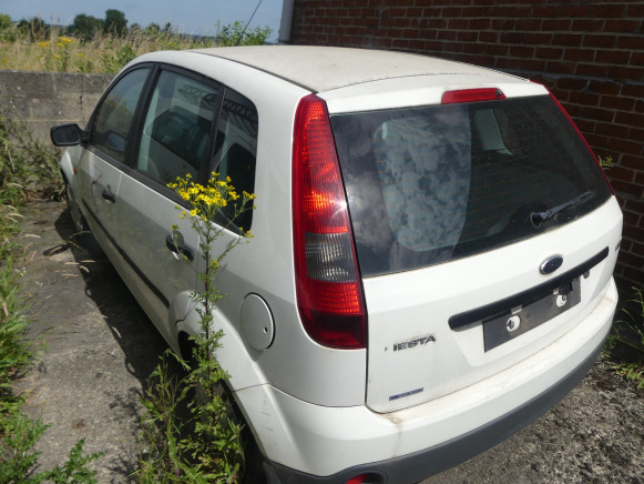 REF:Immatriculée sous : SPI-110 - Voiture Ford FIESTA - Veturë: foto 4 REF:Immatriculée sous : SPI-110 - Voiture Ford FIESTA - Veturë: foto 4