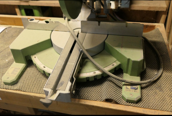 Scie à onglet Elektra Beckum KGS300 - Makineri për përpunimin e drurit: foto 3 Scie à onglet Elektra Beckum KGS300 - Makineri për përpunimin e drurit: foto 3