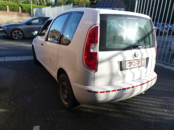 Voiture Skoda Roomster (2010-118.919 km) - Veturë: foto 4 Voiture Skoda Roomster (2010-118.919 km) - Veturë: foto 4
