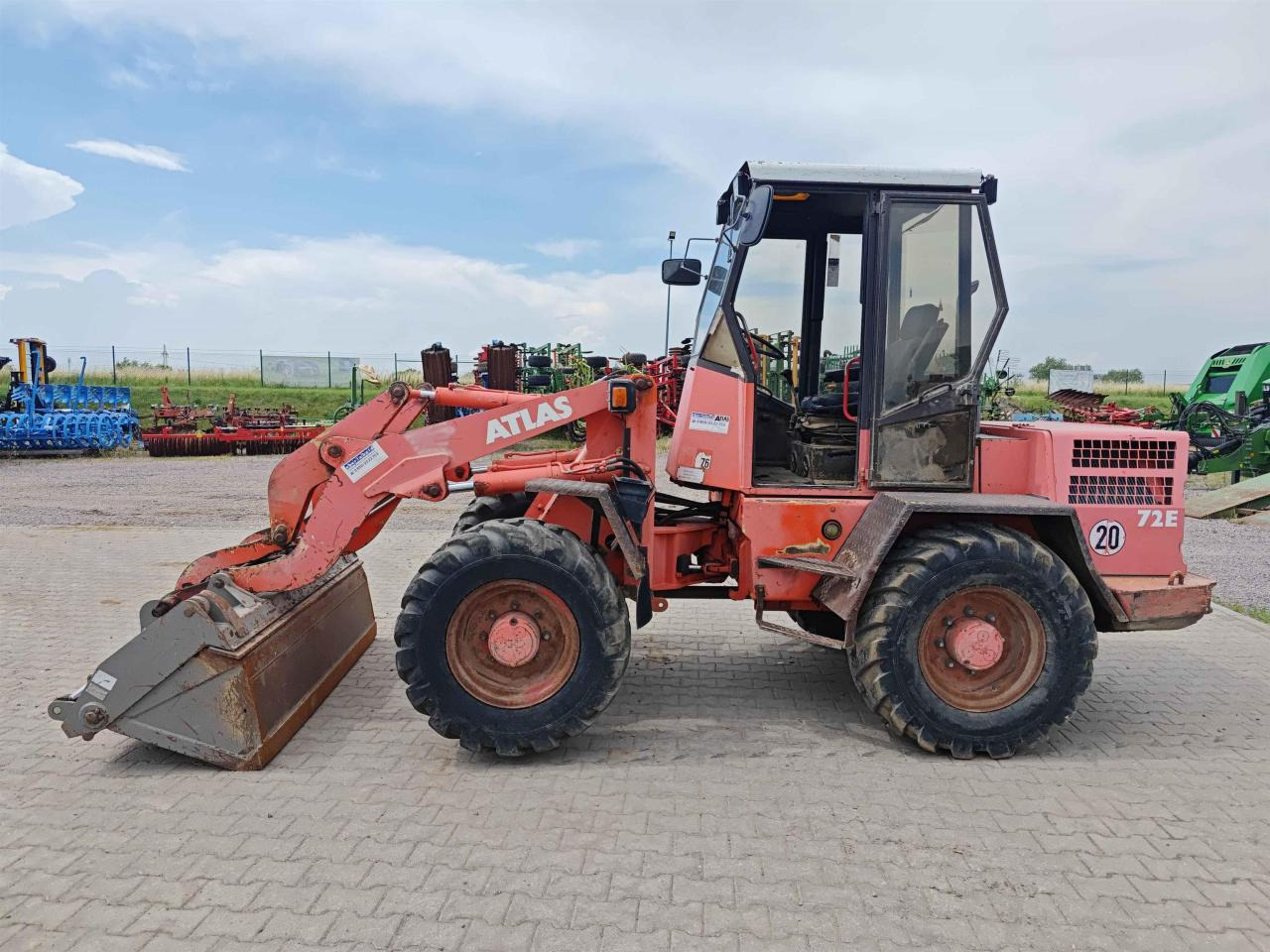 Atlas 72E - Fadrom me goma: foto 4 Atlas 72E - Fadrom me goma: foto 4