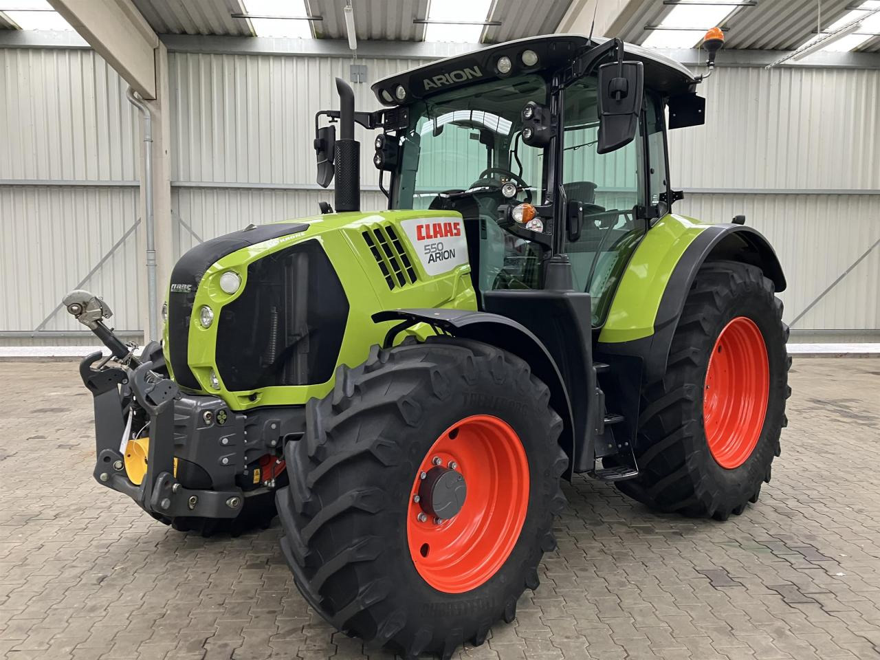 CLAAS Arion 550 - Traktor: foto 1 CLAAS Arion 550 - Traktor: foto 1