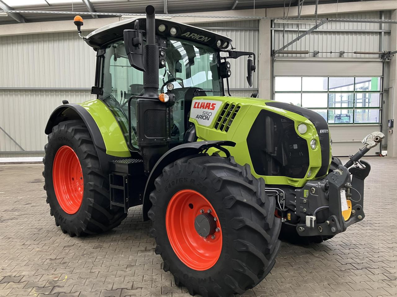 CLAAS Arion 550 - Traktor: foto 3 CLAAS Arion 550 - Traktor: foto 3