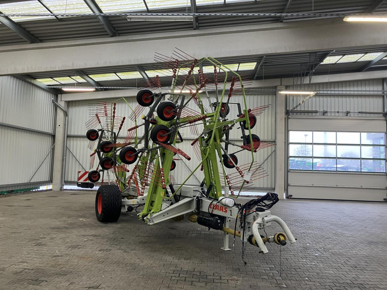 CLAAS Liner 3600 - Barkthyese/ Shkundës bari: foto 1 CLAAS Liner 3600 - Barkthyese/ Shkundës bari: foto 1