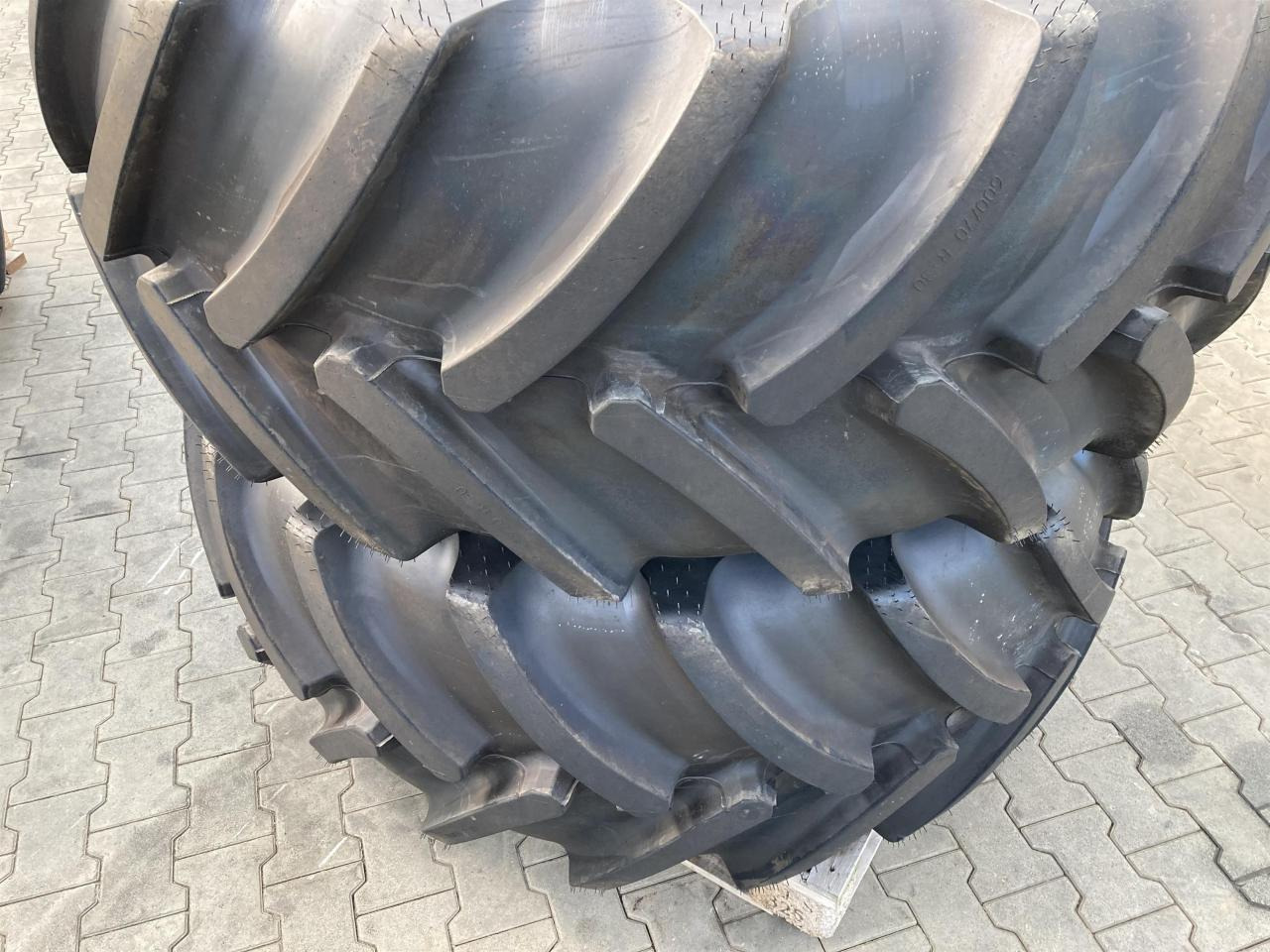 Continental 600/70R30 - Gomë për Makineri bujqësore: foto 2 Continental 600/70R30 - Gomë për Makineri bujqësore: foto 2