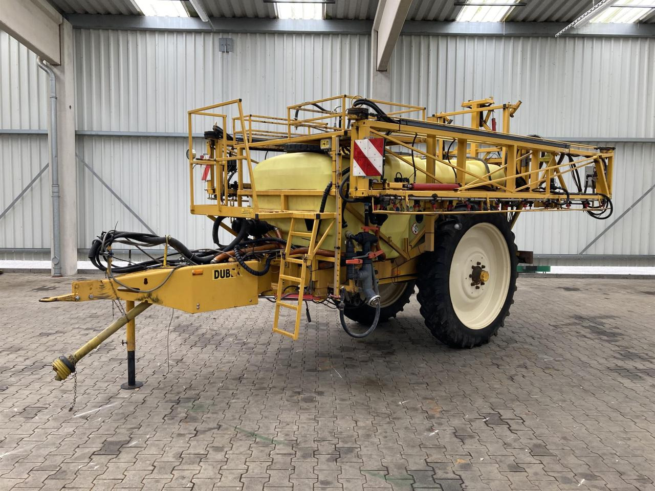 Dubex Vector 3.300 ltr. - Spërkatës me rimorkio: foto 1 Dubex Vector 3.300 ltr. - Spërkatës me rimorkio: foto 1