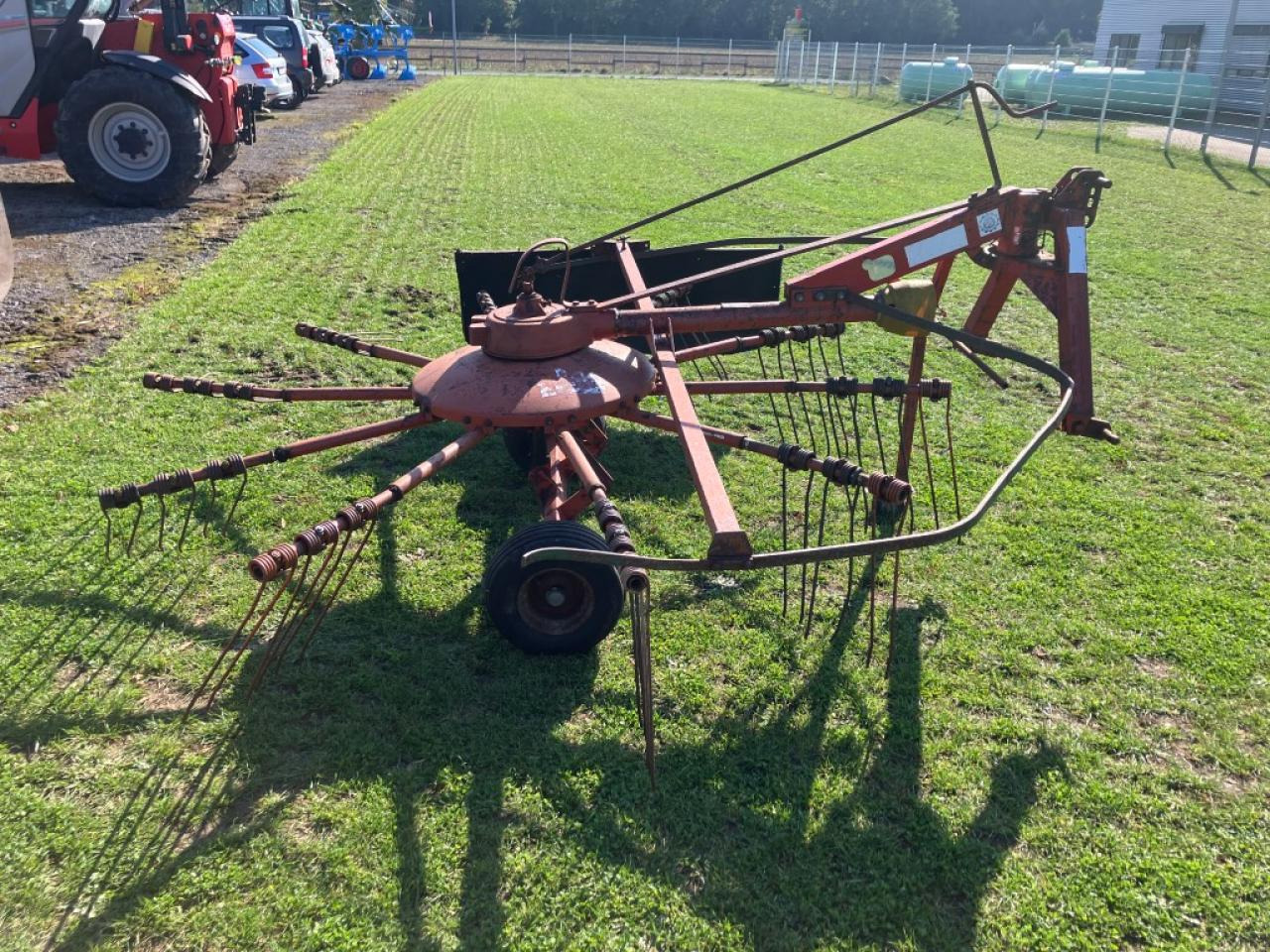 Fella TS 325 - Barkthyese/ Shkundës bari: foto 4 Fella TS 325 - Barkthyese/ Shkundës bari: foto 4