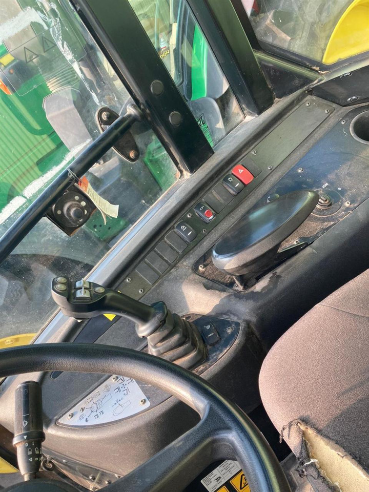 JCB TM 220 - Ekskavator teleskopik: foto 4 JCB TM 220 - Ekskavator teleskopik: foto 4