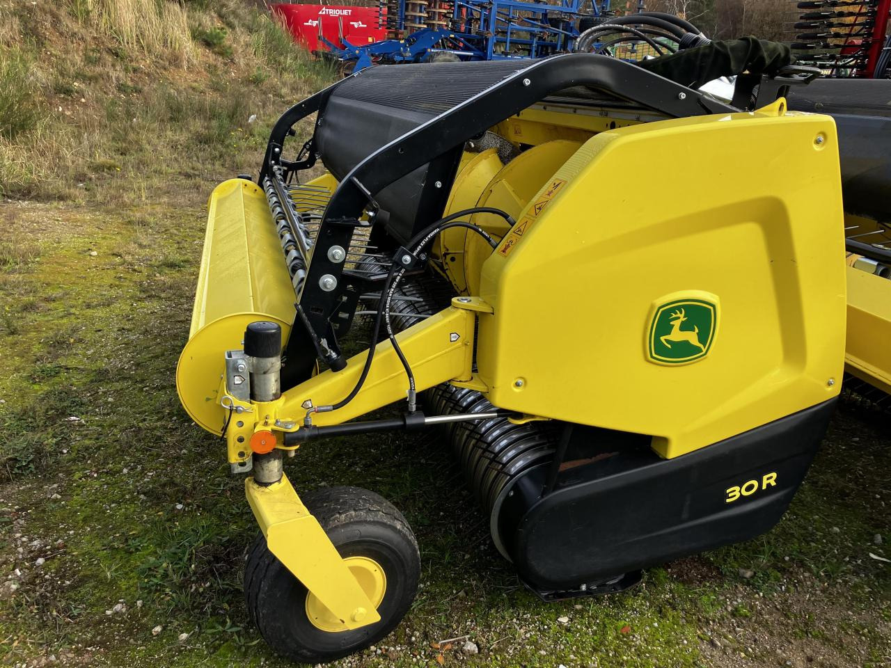 John Deere 30R - Koka e korrëses foragjere: foto 3 John Deere 30R - Koka e korrëses foragjere: foto 3