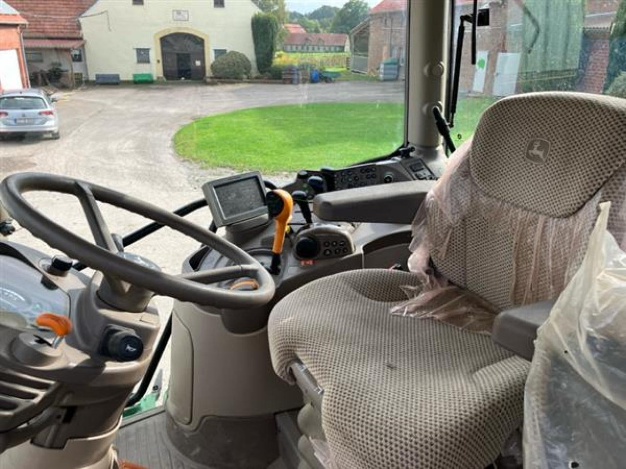 John Deere 6130R - Traktor: foto 5 John Deere 6130R - Traktor: foto 5