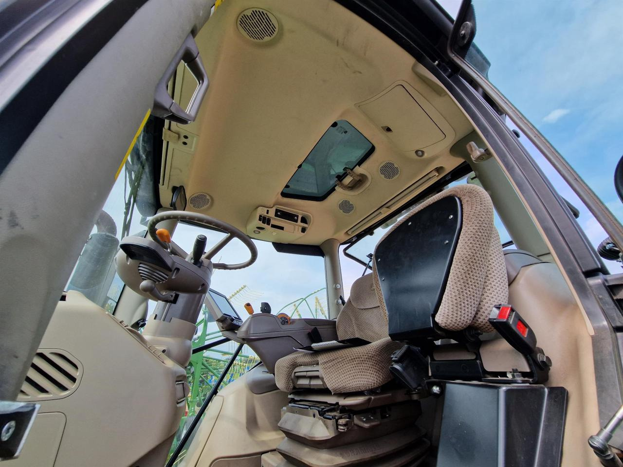 John Deere 6215R - Traktor: foto 4 John Deere 6215R - Traktor: foto 4