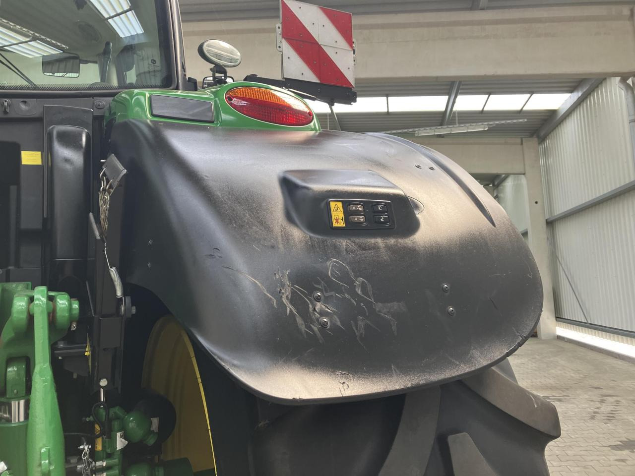 Traktor John Deere 6215R: foto 6