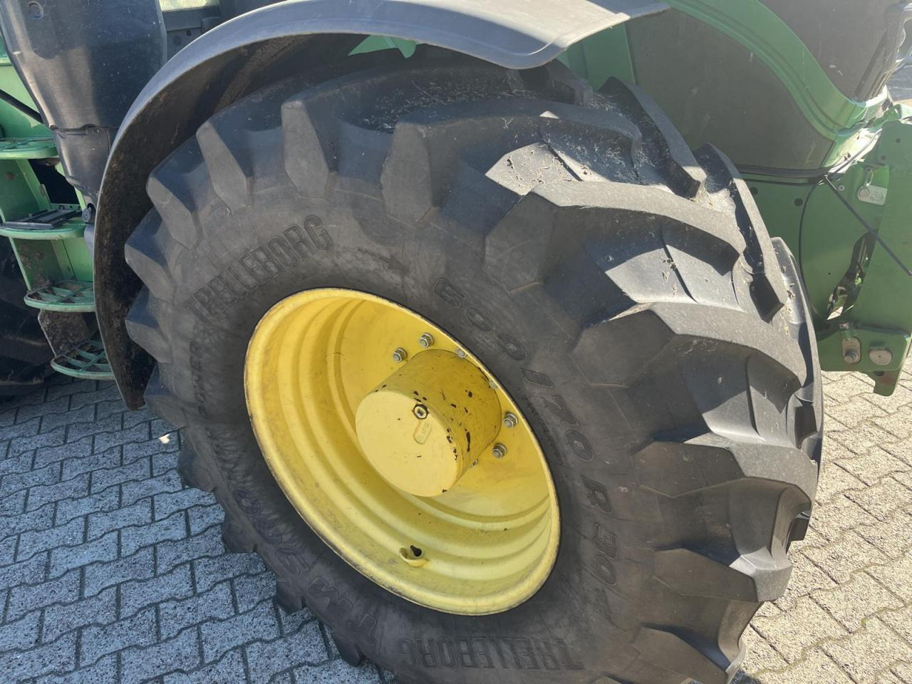 John Deere 6215R - Traktor: foto 3 John Deere 6215R - Traktor: foto 3