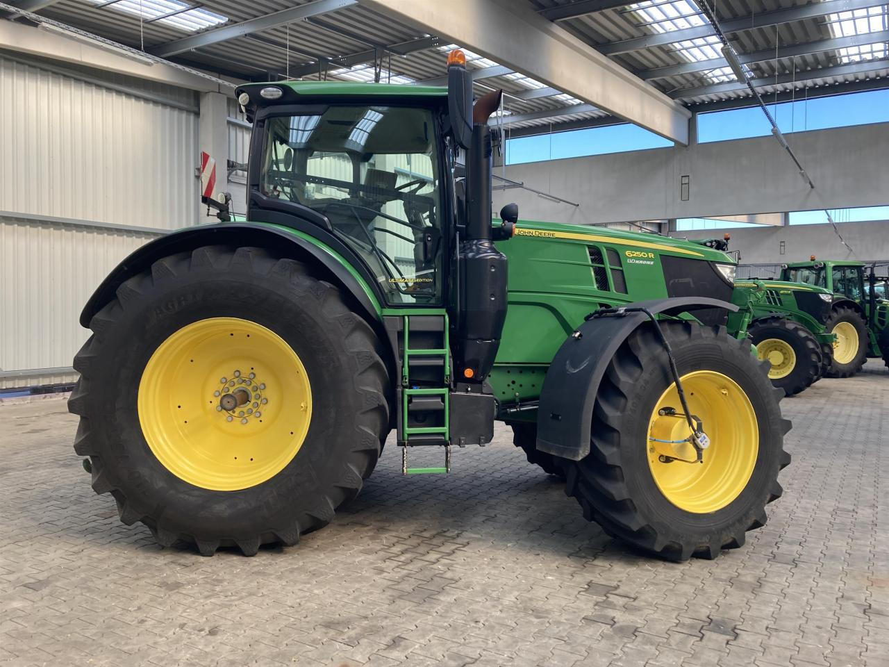 John Deere 6250R - Traktor: foto 5 John Deere 6250R - Traktor: foto 5