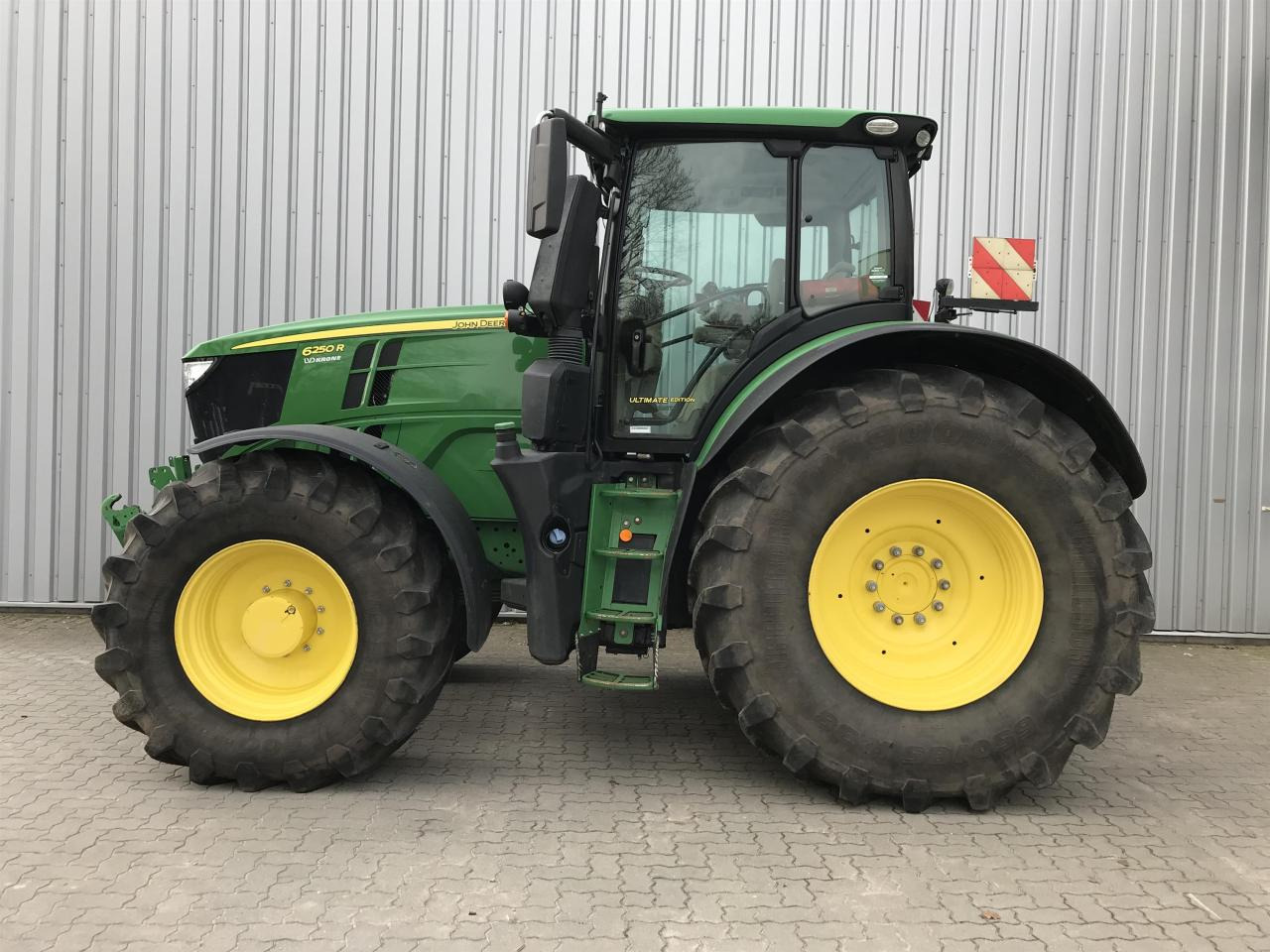 John Deere 6250R - Traktor: foto 1 John Deere 6250R - Traktor: foto 1
