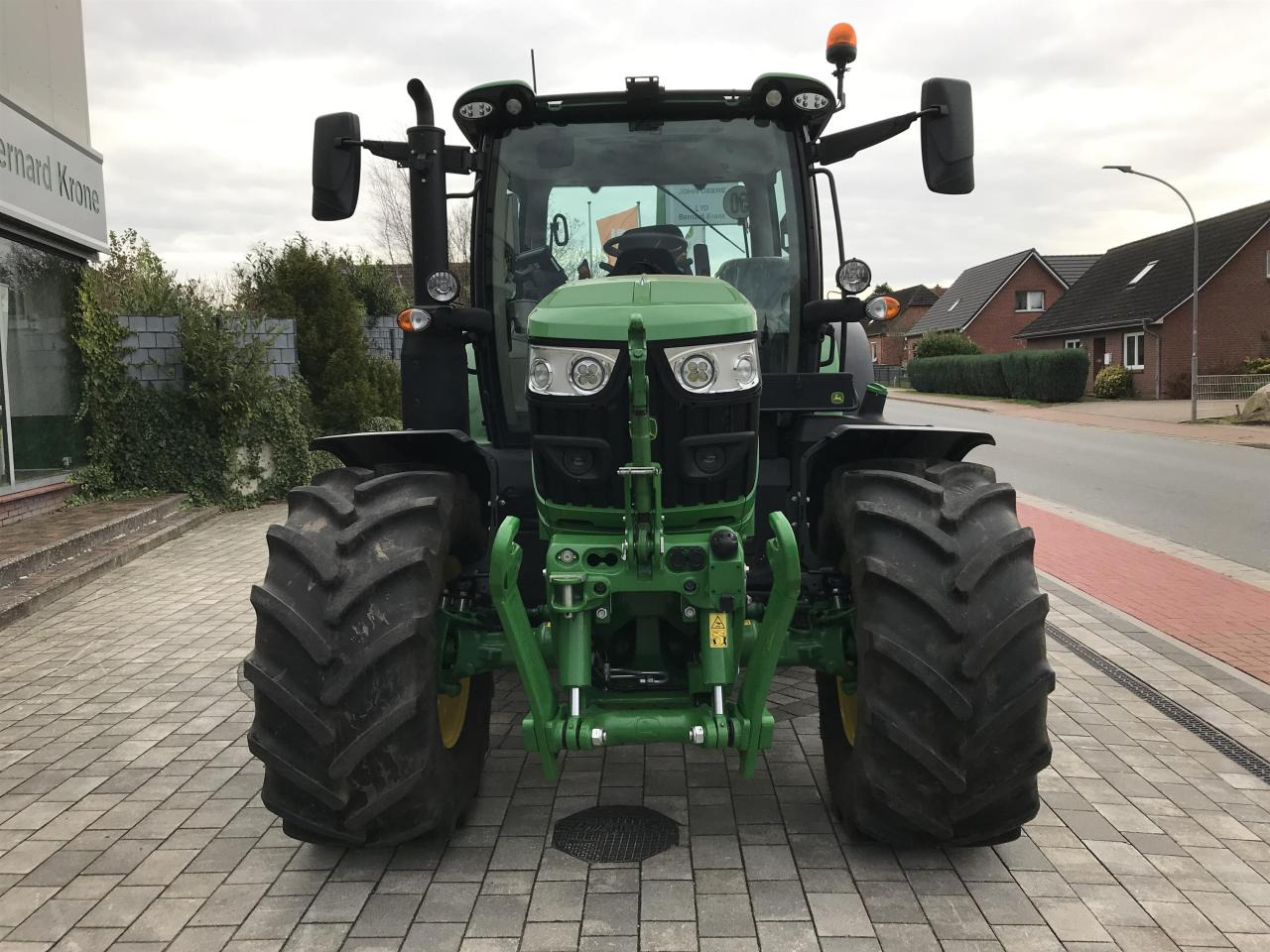 John Deere 6R 130 - Traktor: foto 3 John Deere 6R 130 - Traktor: foto 3