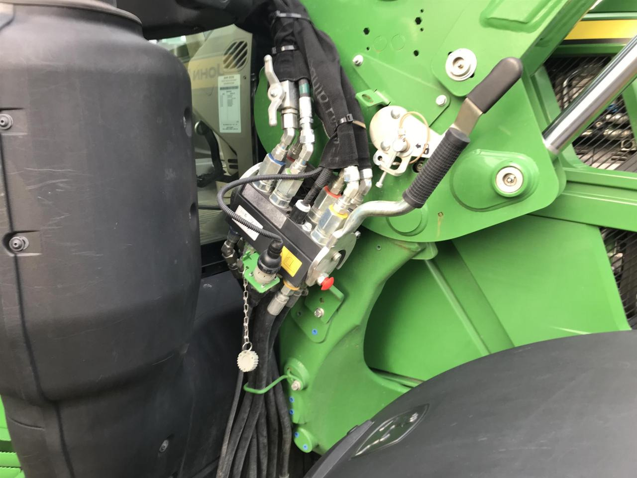 John Deere 6R 140 - Traktor: foto 5 John Deere 6R 140 - Traktor: foto 5