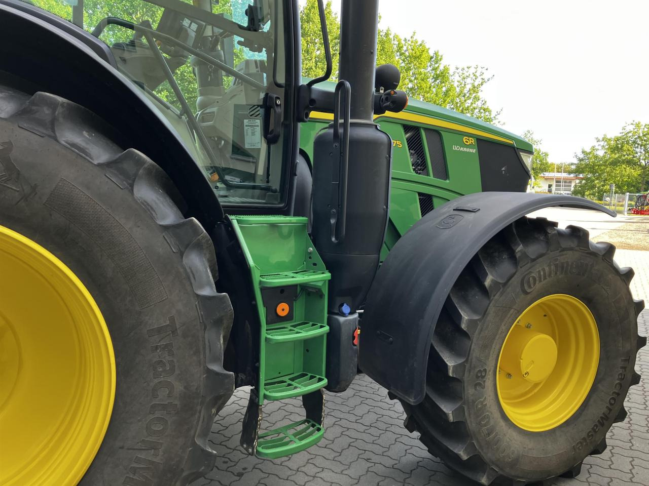 John Deere 6R 175 - Traktor: foto 2 John Deere 6R 175 - Traktor: foto 2