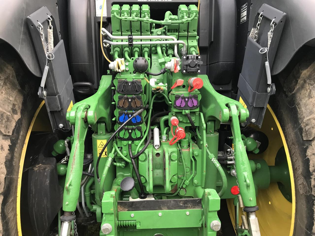 John Deere 6R 175 - Traktor: foto 5 John Deere 6R 175 - Traktor: foto 5