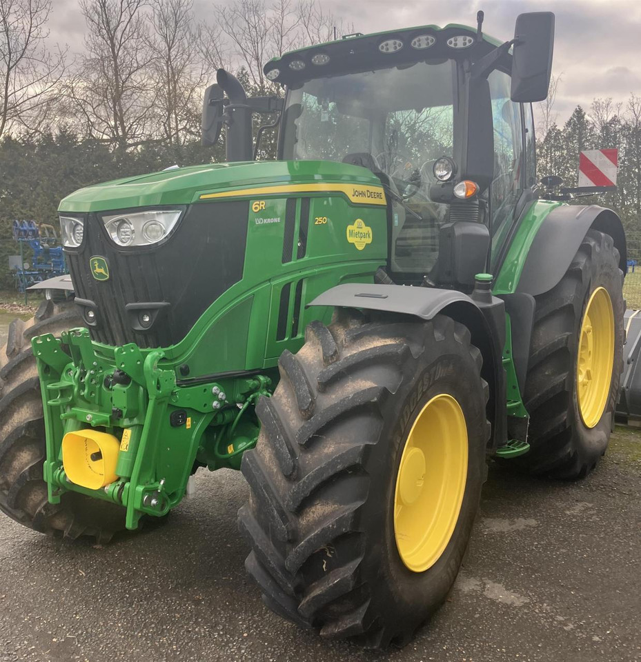 John Deere 6R 250 - Traktor: foto 2 John Deere 6R 250 - Traktor: foto 2