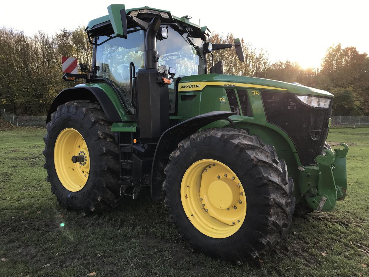 John Deere 7R 310 - Traktor: foto 2 John Deere 7R 310 - Traktor: foto 2