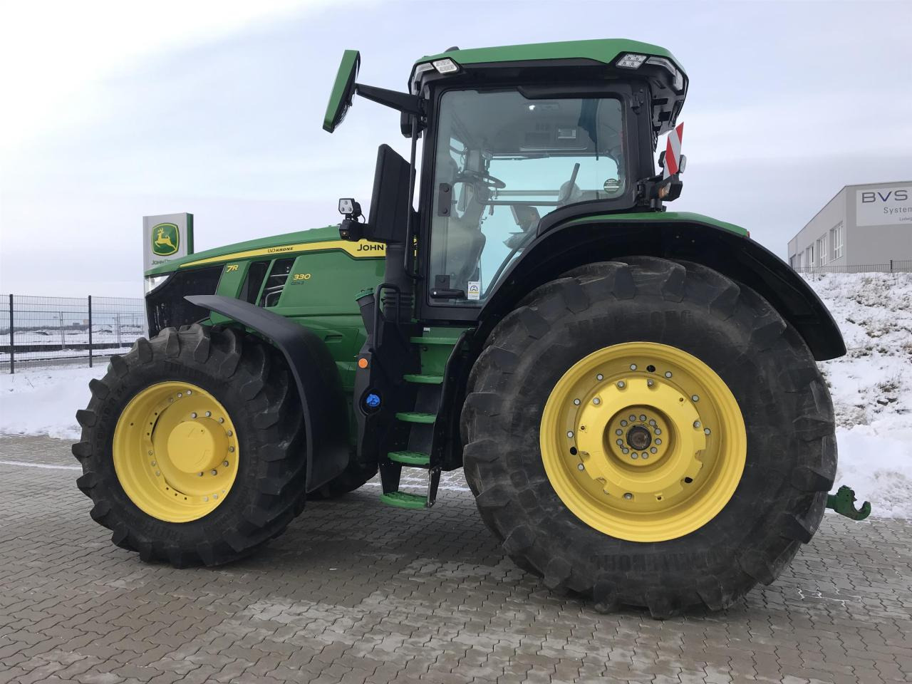John Deere 7R 330 - Traktor: foto 1 John Deere 7R 330 - Traktor: foto 1