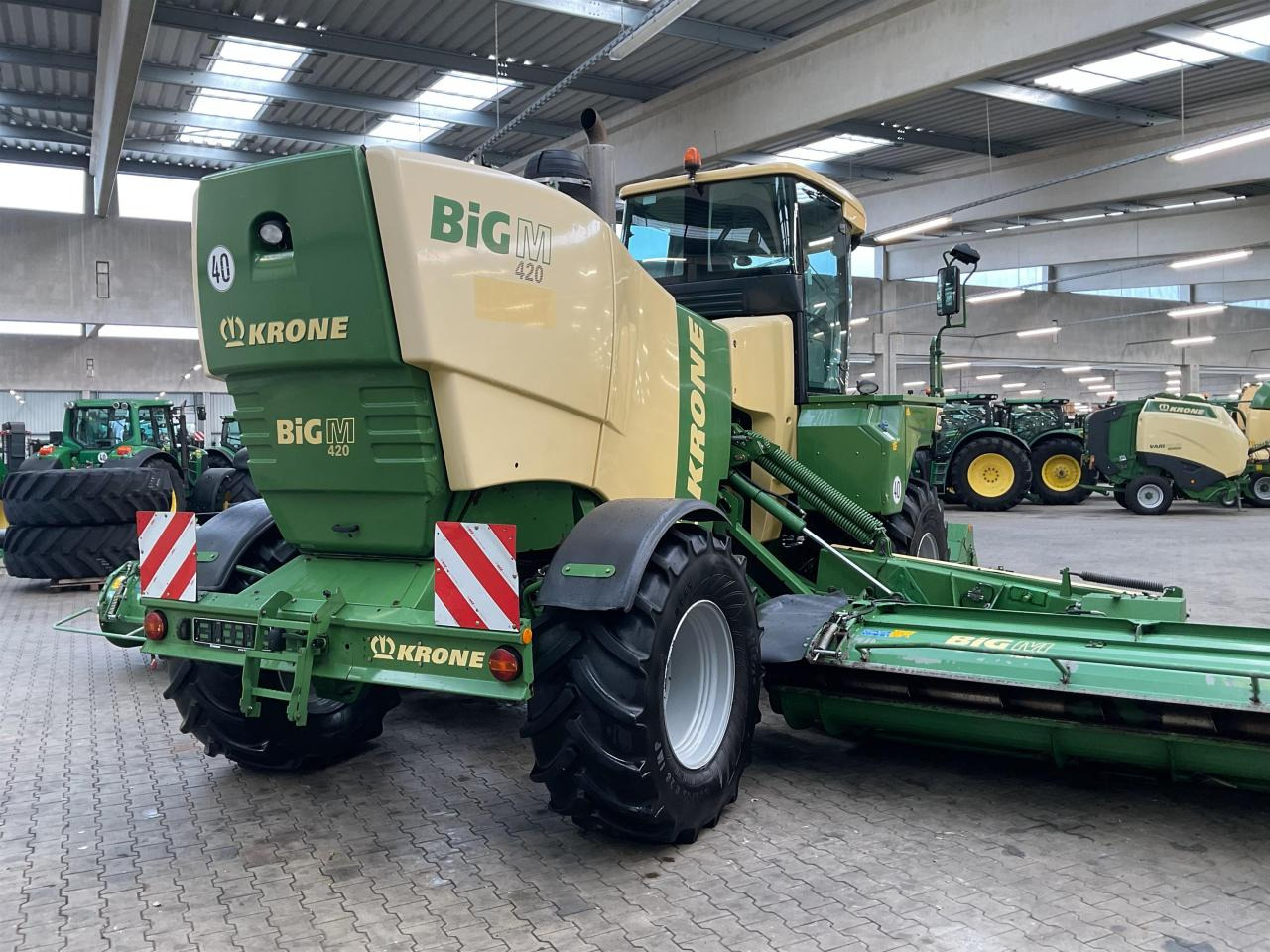 Krone Big M 420 CV - Korrëse bari: foto 5 Krone Big M 420 CV - Korrëse bari: foto 5