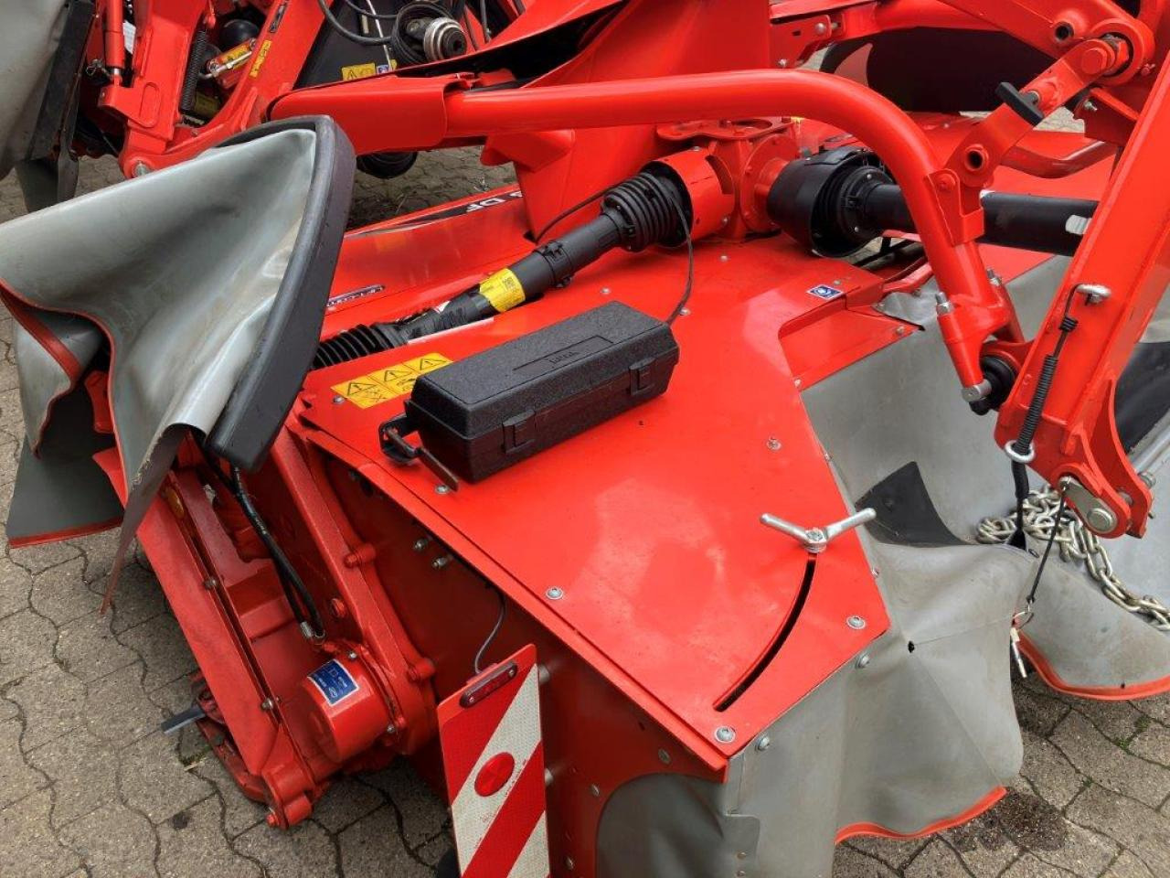 Kuhn FC9330 RA - Korrëse bari: foto 5 Kuhn FC9330 RA - Korrëse bari: foto 5