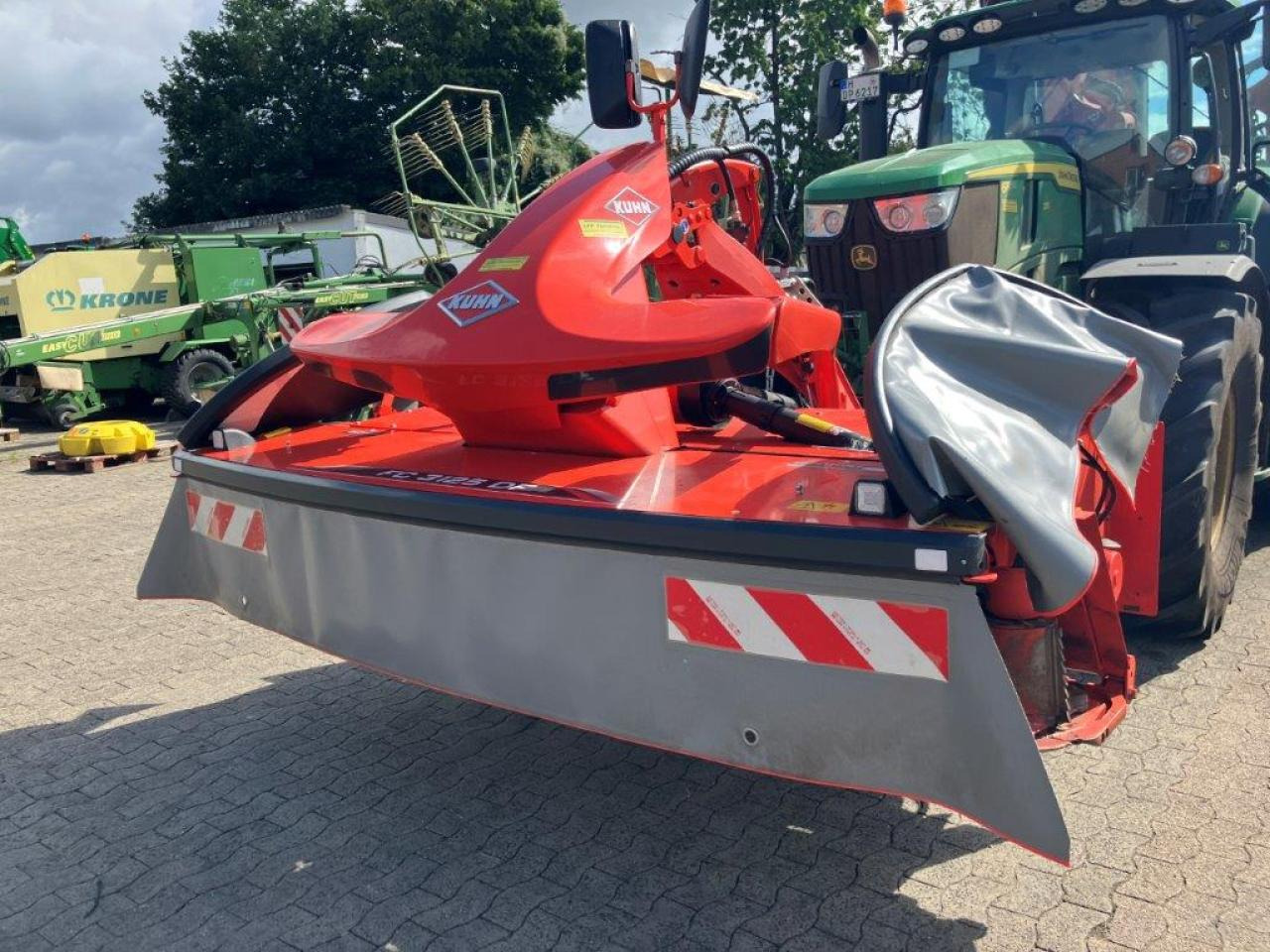 Kuhn FC9330D-RA - Korrëse bari: foto 5 Kuhn FC9330D-RA - Korrëse bari: foto 5
