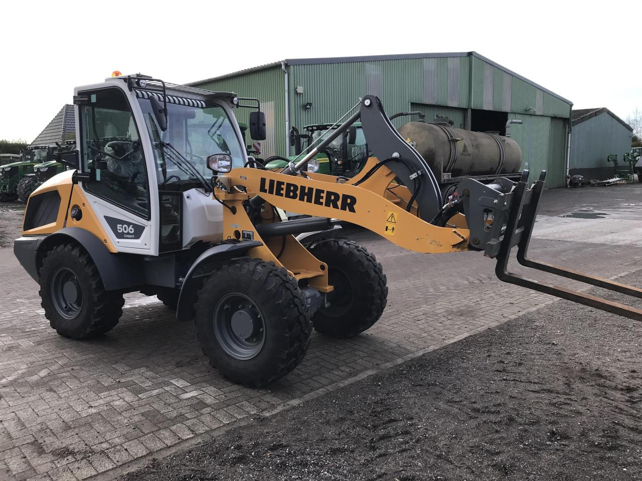 Liebherr 506 Compact - Fadrom me goma: foto 2 Liebherr 506 Compact - Fadrom me goma: foto 2