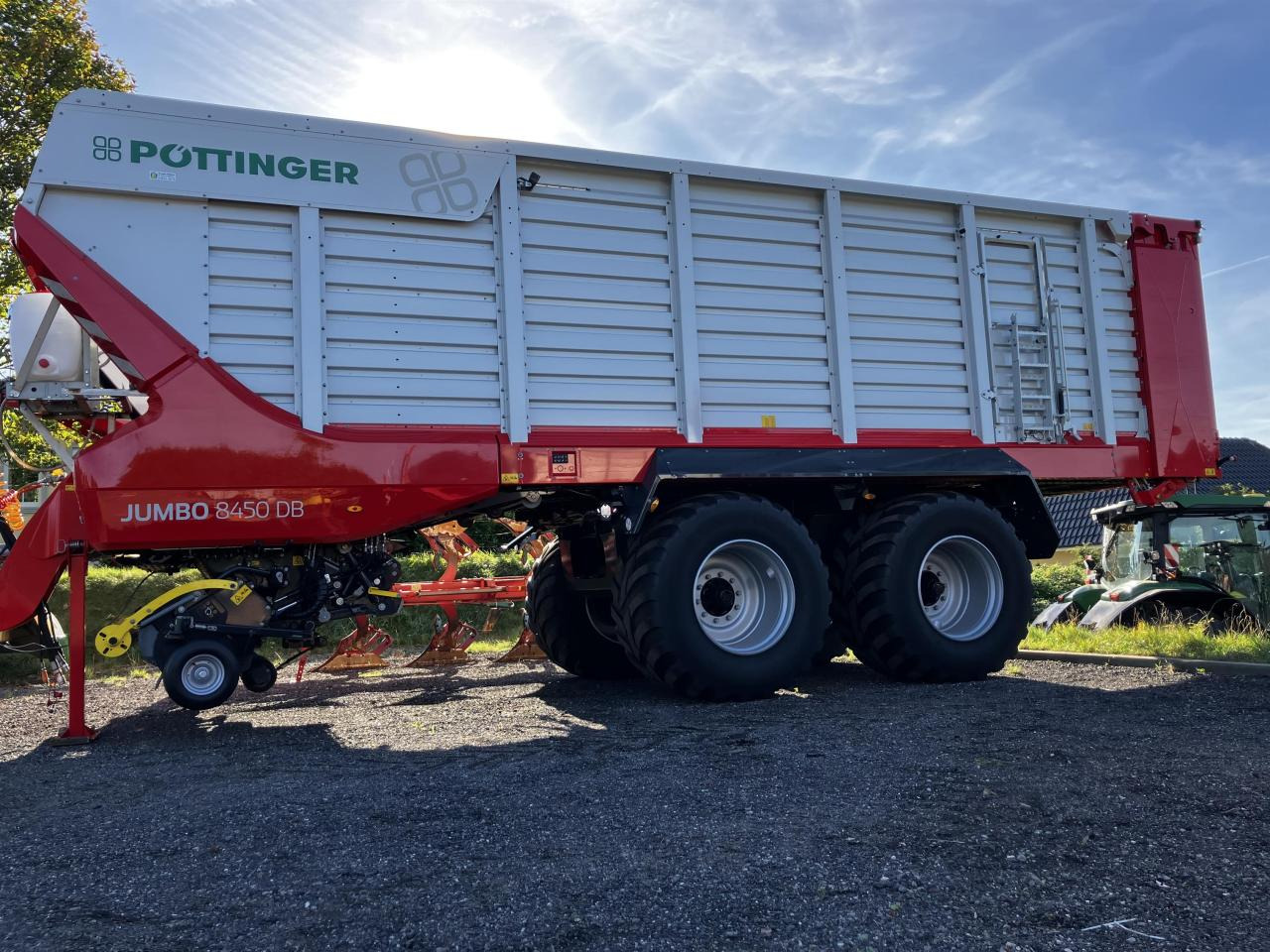 Pöttinger Jumbo 8450 DB - Vagon vetëngarkues: foto 1 Pöttinger Jumbo 8450 DB - Vagon vetëngarkues: foto 1