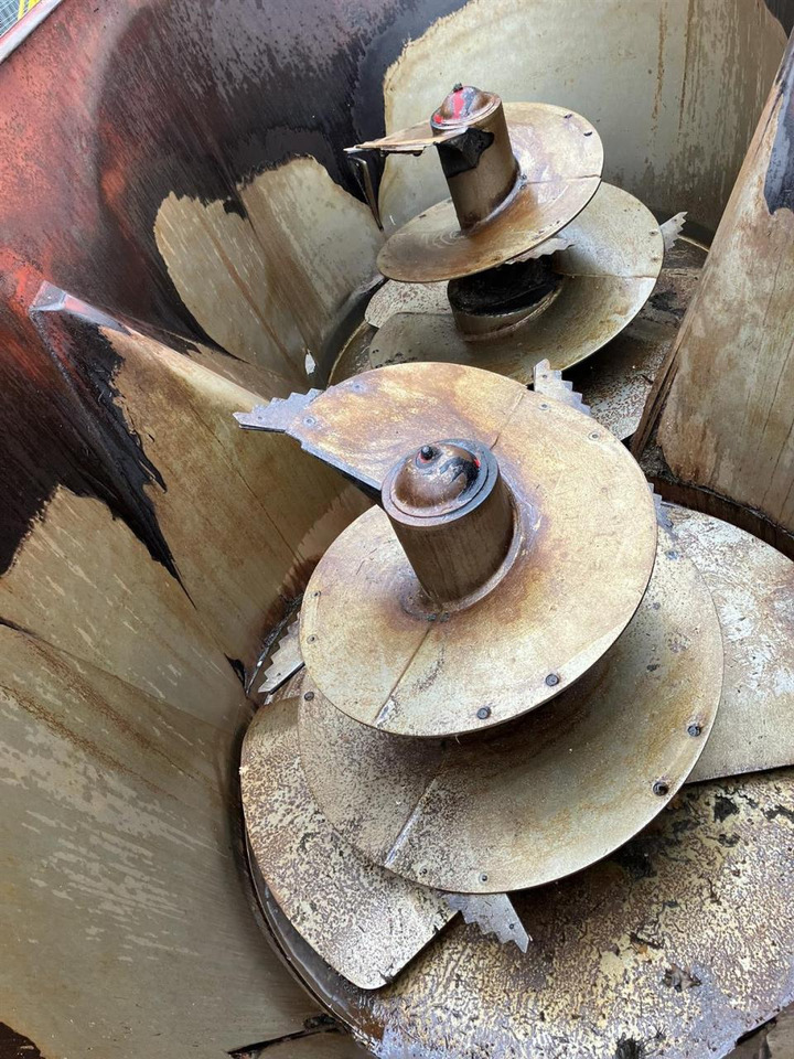 Trioliet Solomix 2-1600 VLH-B - Vagon për përzierjen e foragjereve: foto 5 Trioliet Solomix 2-1600 VLH-B - Vagon për përzierjen e foragjereve: foto 5