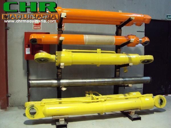 Komatsu PC210-6, PC240-6, PC34 - Cilindri hidraulik për Ekskavator: foto 1 Komatsu PC210-6, PC240-6, PC34 - Cilindri hidraulik për Ekskavator: foto 1
