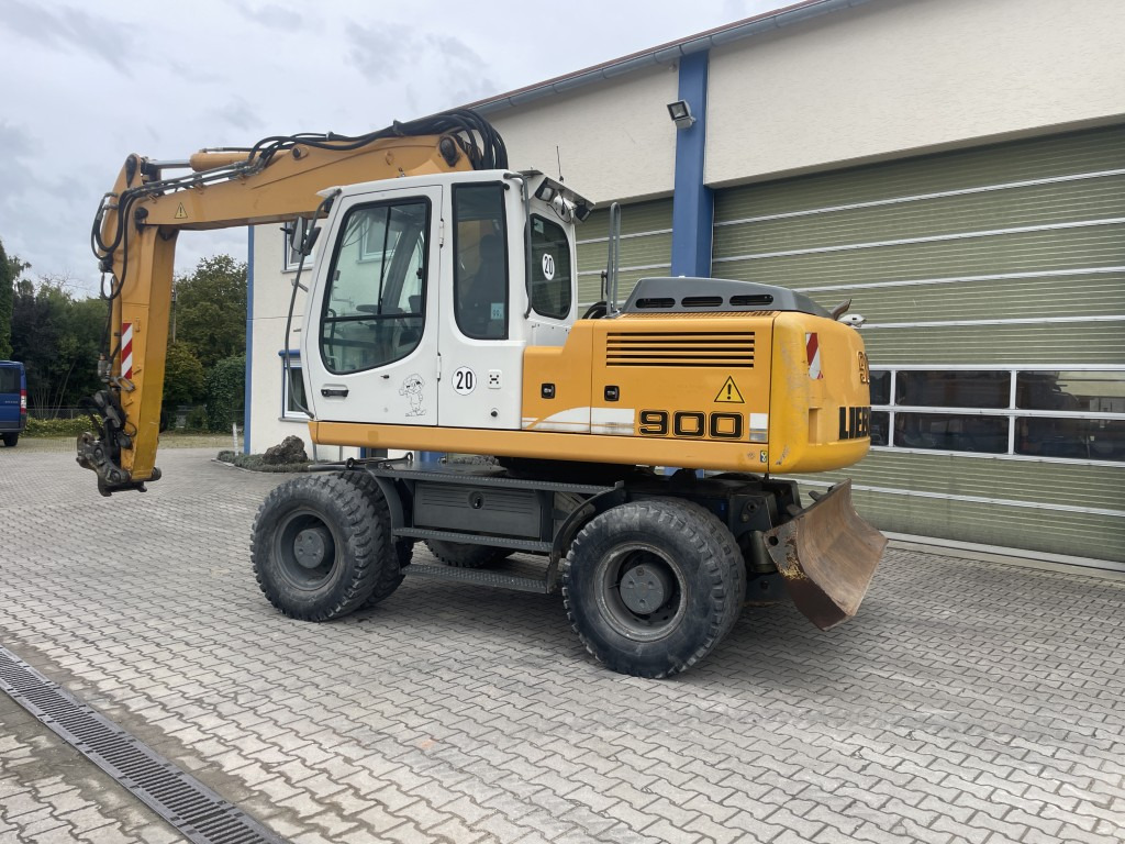 Liebherr A 900 C Litronic - Ekskavator me goma: foto 3 Liebherr A 900 C Litronic - Ekskavator me goma: foto 3