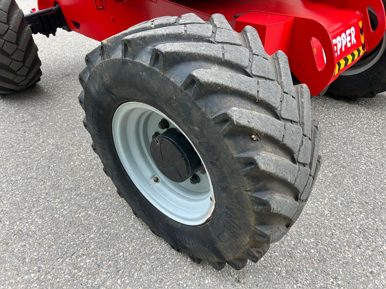 Manitou 200 ATJ - Krah me çernjerë: foto 5 Manitou 200 ATJ - Krah me çernjerë: foto 5