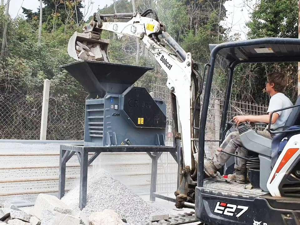 CM Crusher CR 600 Electric jaw crusher - Gurëthyesi i lëvizshëm: foto 2 CM Crusher CR 600 Electric jaw crusher - Gurëthyesi i lëvizshëm: foto 2