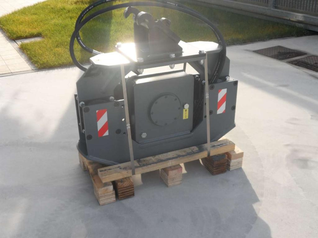 CM Crusher PV 20.40 Vibrating Plate - Pllakë vibratori, Kokë: foto 2 CM Crusher PV 20.40 Vibrating Plate - Pllakë vibratori, Kokë: foto 2