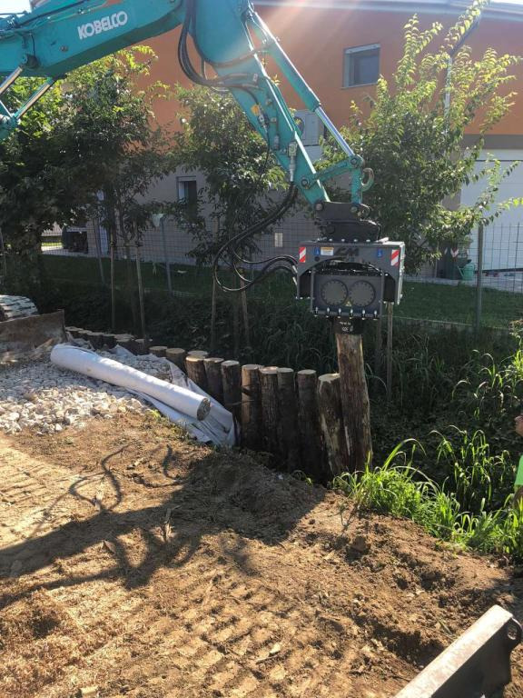 CM Crusher PV 60.100 Pile Driver - Ngulës pilotash për Makineri ndërtimi: foto 1 CM Crusher PV 60.100 Pile Driver - Ngulës pilotash për Makineri ndërtimi: foto 1