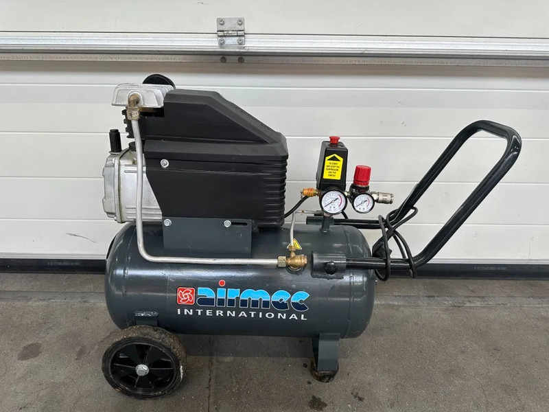Airmec KA25200 C 2 PK 200 L / min 8 Bar Elektrische Zuigercompressor - Kompresor ajri: foto 1 Airmec KA25200 C 2 PK 200 L / min 8 Bar Elektrische Zuigercompressor - Kompresor ajri: foto 1