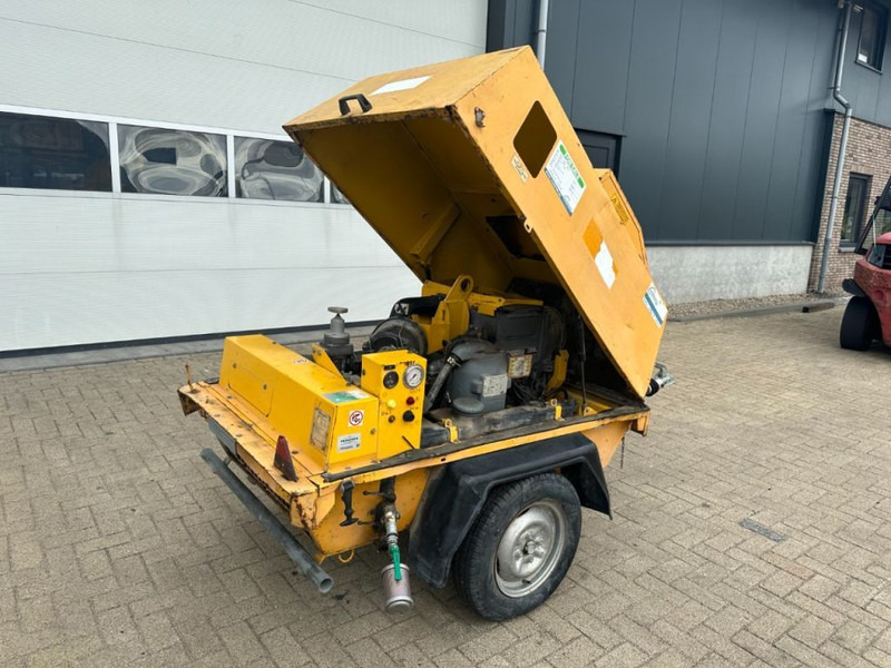 Atlas-Copco ATCA 2000 Deutz F2L 1011 Mobiele Diesel Schroefcompressor 18.5 kW 7 Bar - Kompresor ajri: foto 2 Atlas-Copco ATCA 2000 Deutz F2L 1011 Mobiele Diesel Schroefcompressor 18.5 kW 7 Bar - Kompresor ajri: foto 2