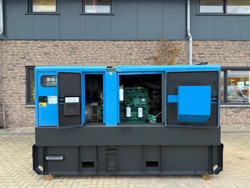 Atlas-Copco QAS 150 Volvo Leroy Somer 165 kVA Silent Rental generatorset XXL tank - Set gjeneratori: foto 3 Atlas-Copco QAS 150 Volvo Leroy Somer 165 kVA Silent Rental generatorset XXL tank - Set gjeneratori: foto 3