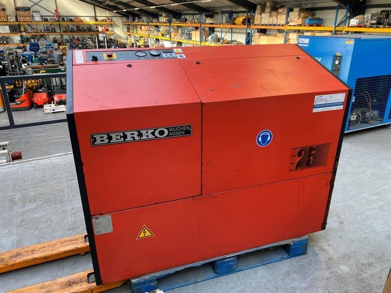 BERKO BSD 25 18.5 kW 2400 L / min 8 Bar Silent Elektrische Schroefcompressor - Kompresor ajri: foto 5 BERKO BSD 25 18.5 kW 2400 L / min 8 Bar Silent Elektrische Schroefcompressor - Kompresor ajri: foto 5