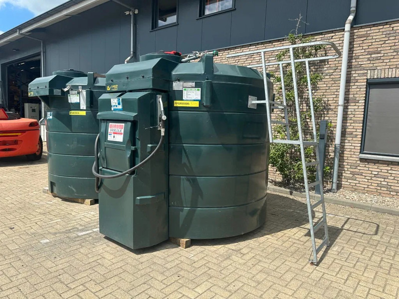 Carbery Kiwa dubbelwandig met mangat Dieseltank 5700 liter met 230 V pompset New ! Overstock - Rezervuari i magazinimit: foto 5 Carbery Kiwa dubbelwandig met mangat Dieseltank 5700 liter met 230 V pompset New ! Overstock - Rezervuari i magazinimit: foto 5
