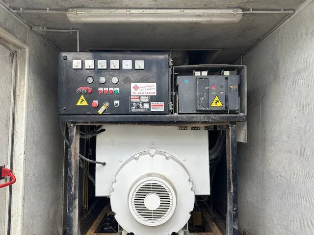 Cummins KTA 38 G5 Leroy Somer 1000 kVA Silent generatorset in container - Set gjeneratori: foto 4 Cummins KTA 38 G5 Leroy Somer 1000 kVA Silent generatorset in container - Set gjeneratori: foto 4