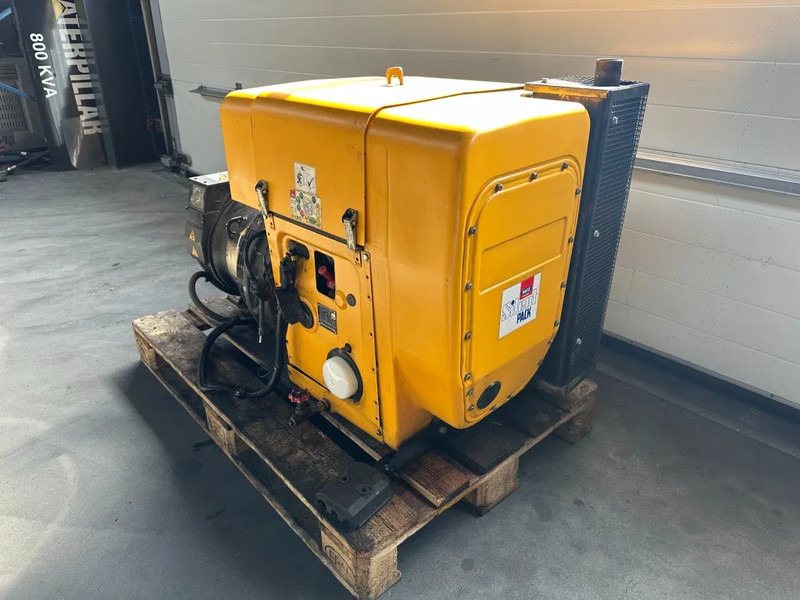 Hatz 2L41C Stamford 17.5 kVA Silentpack generatorset - Set gjeneratori: foto 5 Hatz 2L41C Stamford 17.5 kVA Silentpack generatorset - Set gjeneratori: foto 5