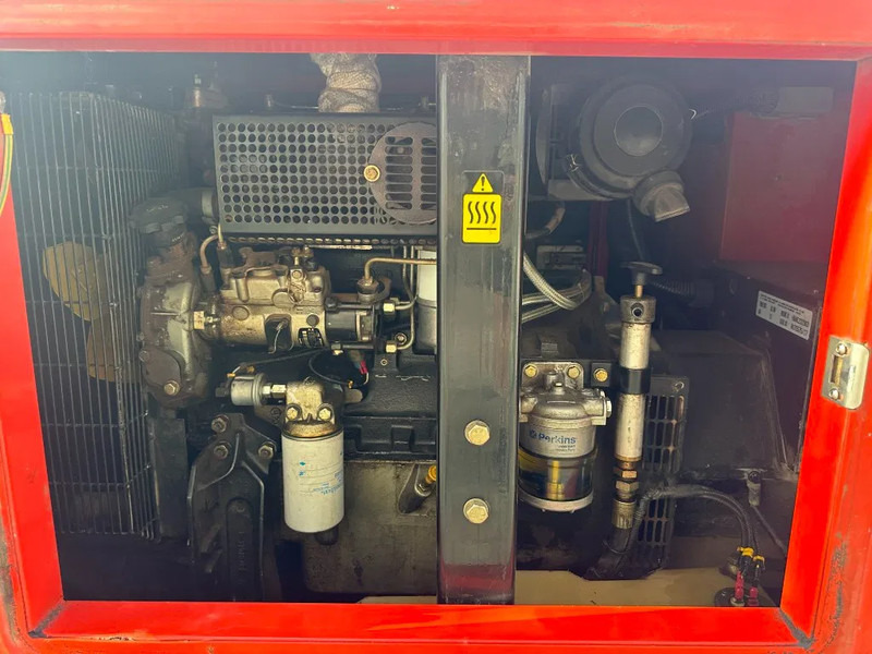 Himoinsa HPW 28 Perkins 28 kVA Silent generatorset - Set gjeneratori: foto 4 Himoinsa HPW 28 Perkins 28 kVA Silent generatorset - Set gjeneratori: foto 4