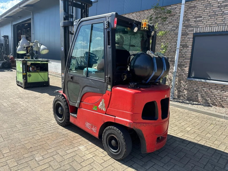 Hyster H3.0FT 3 ton Triplex Freelift Sideshift LPG Heftruck 2017 - Pirun më gaz: foto 3 Hyster H3.0FT 3 ton Triplex Freelift Sideshift LPG Heftruck 2017 - Pirun më gaz: foto 3