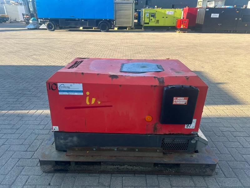 Ingersoll Rand 720 R1051SF Kubota D1005 Diesel Compressor 2000 L / min 17.5 kW 8.6 Bar - Kompresor ajri: foto 5 Ingersoll Rand 720 R1051SF Kubota D1005 Diesel Compressor 2000 L / min 17.5 kW 8.6 Bar - Kompresor ajri: foto 5