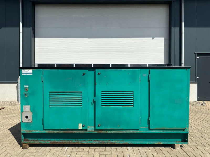 Iveco 7450 I 5.05 Petbow 50 kVA Silent noodstroom generatorset met automatische netovername ATS - Set gjeneratori: foto 1 Iveco 7450 I 5.05 Petbow 50 kVA Silent noodstroom generatorset met automatische netovername ATS - Set gjeneratori: foto 1